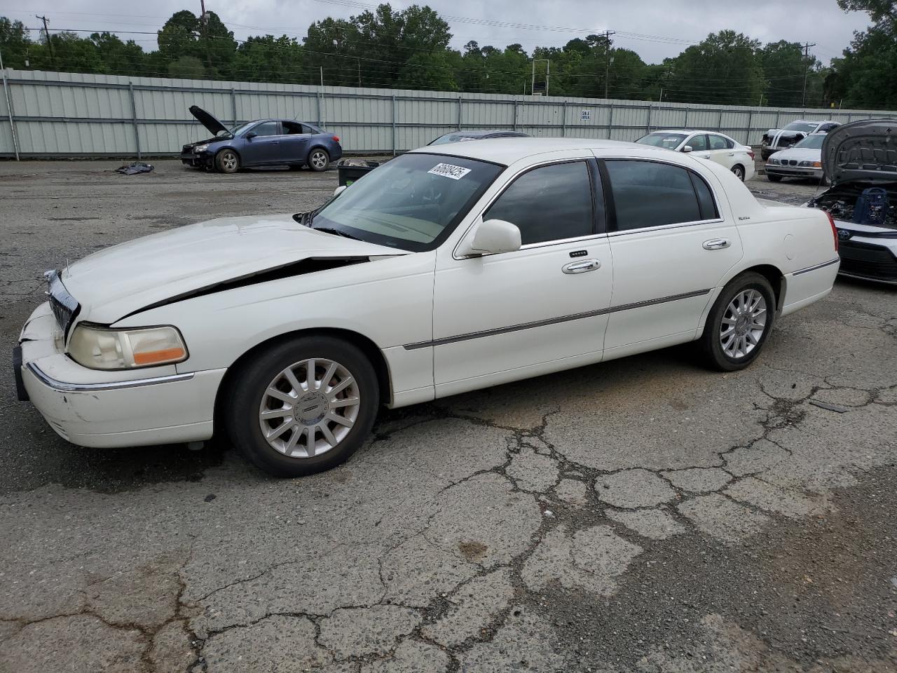 LINCOLN TOWN CAR S 2006