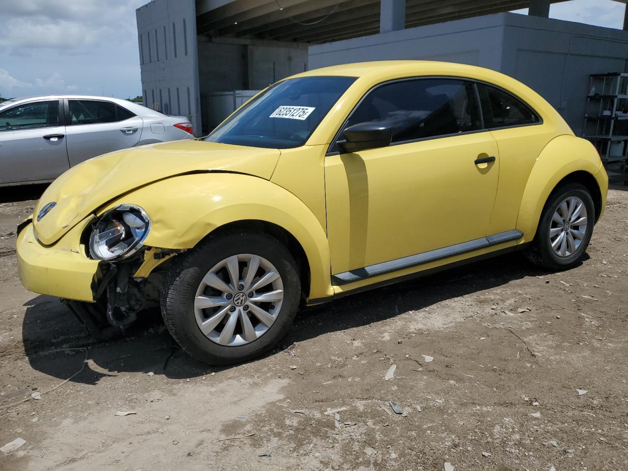 VOLKSWAGEN BEETLE 1.8 2015