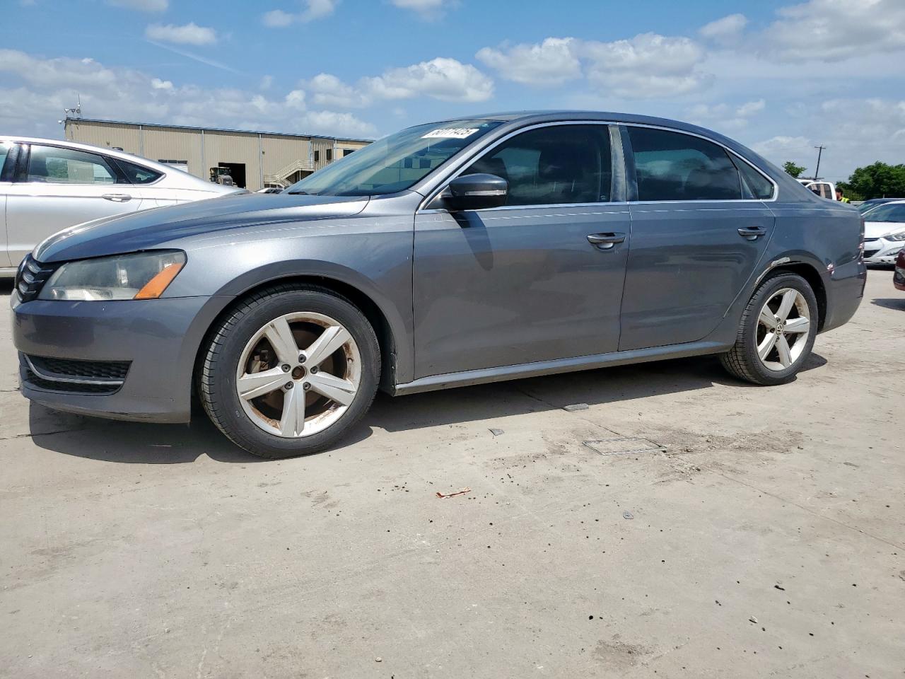 VOLKSWAGEN PASSAT SE 2014