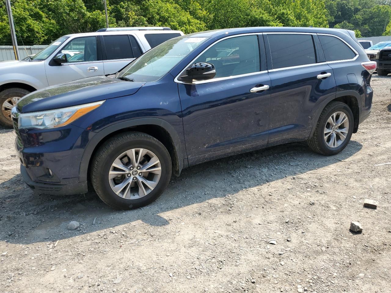 TOYOTA HIGHLANDER LE 2016