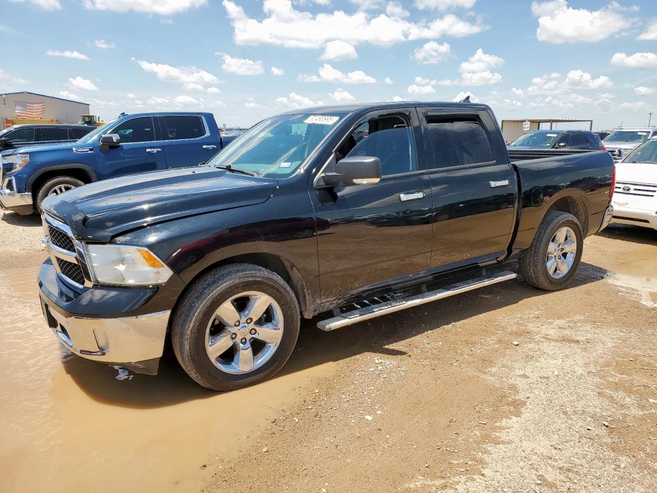 RAM 1500 SLT 2015