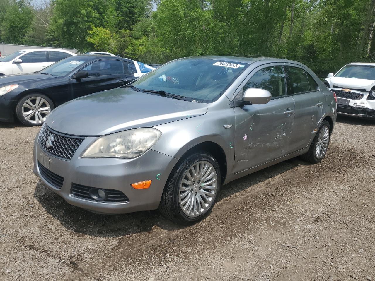 SUZUKI KIZASHI SX 2013