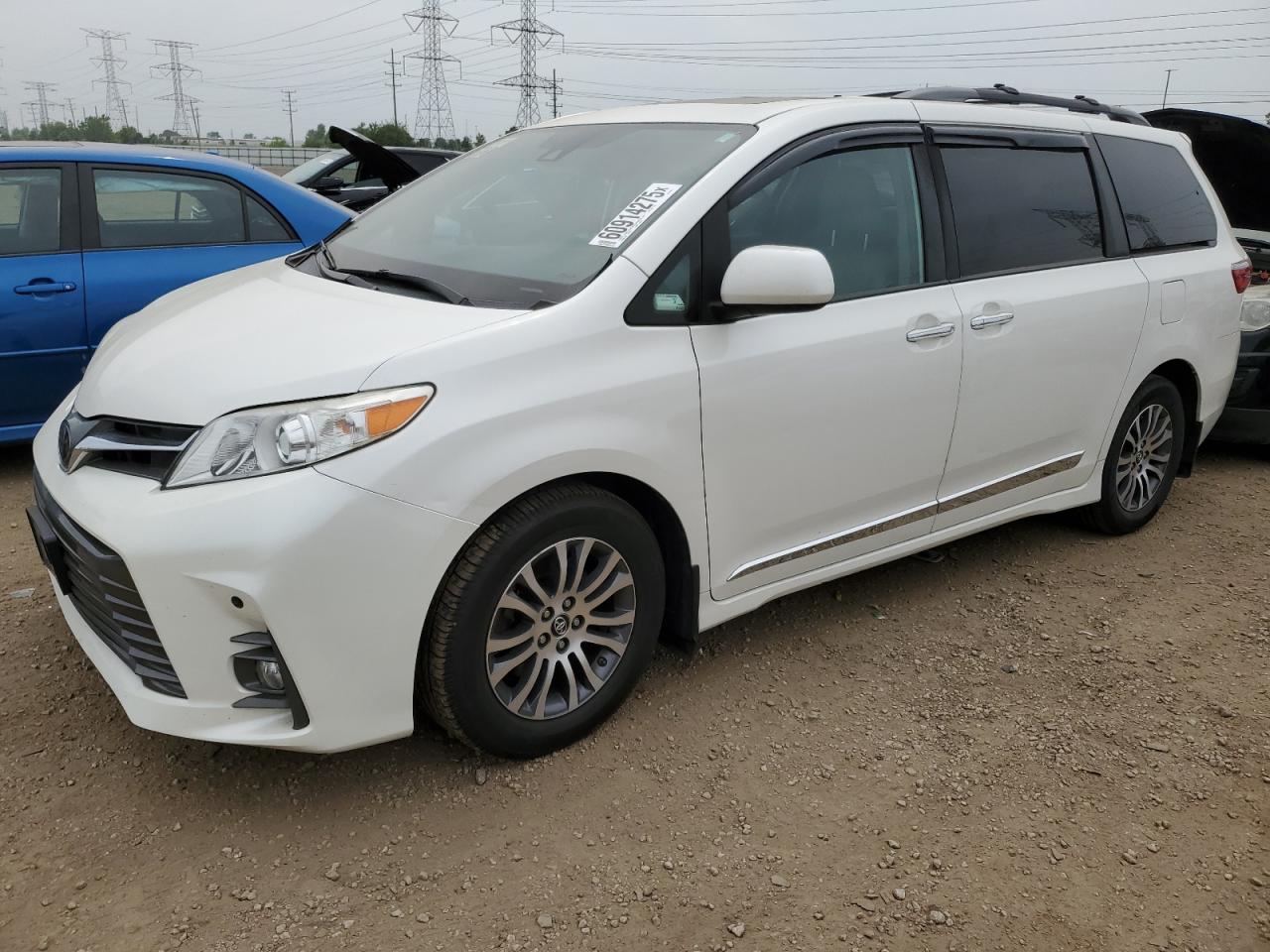 TOYOTA SIENNA XLE 2020
