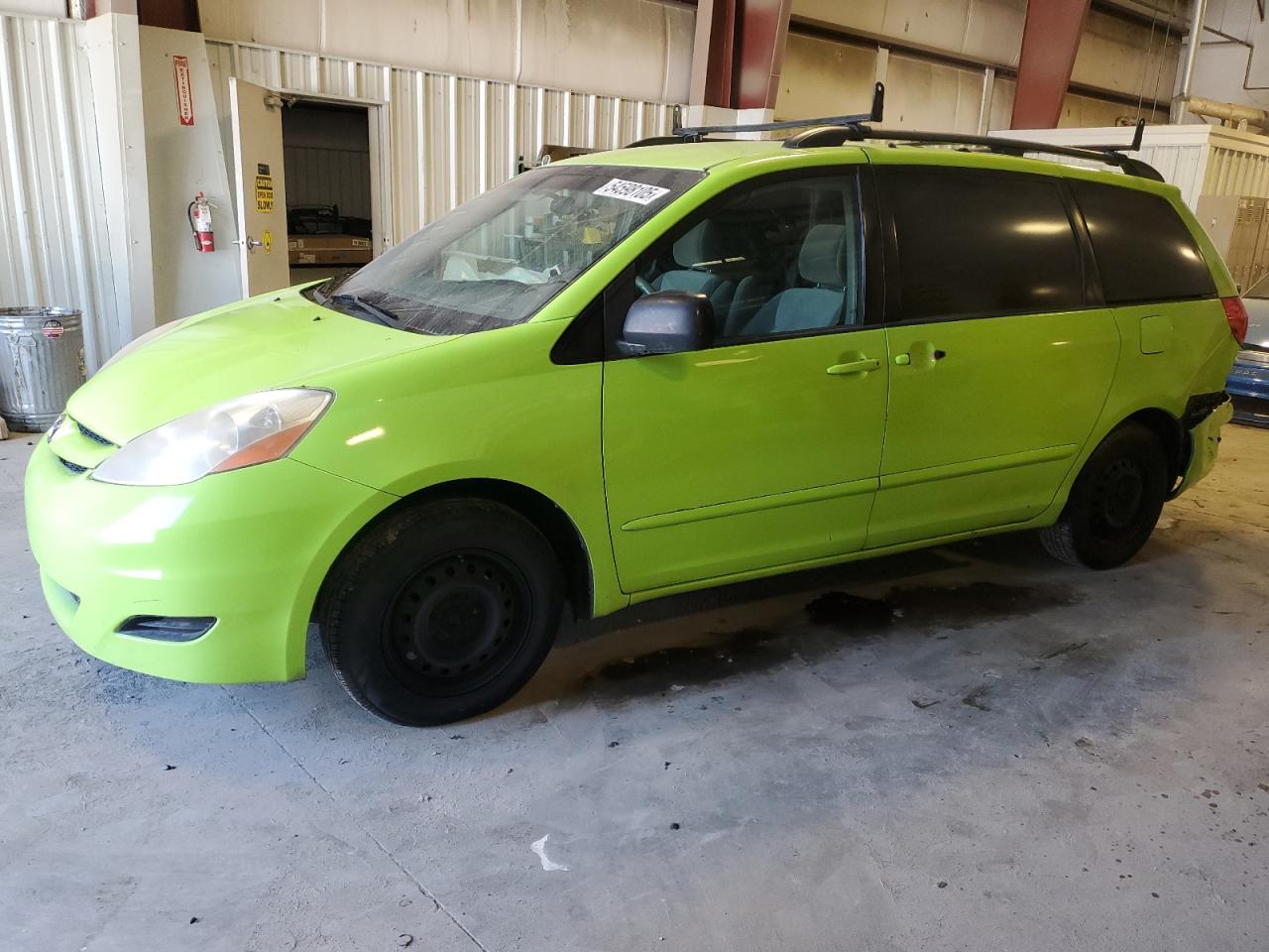 TOYOTA SIENNA CE 2009