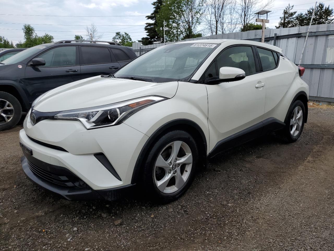 TOYOTA C-HR XLE 2019