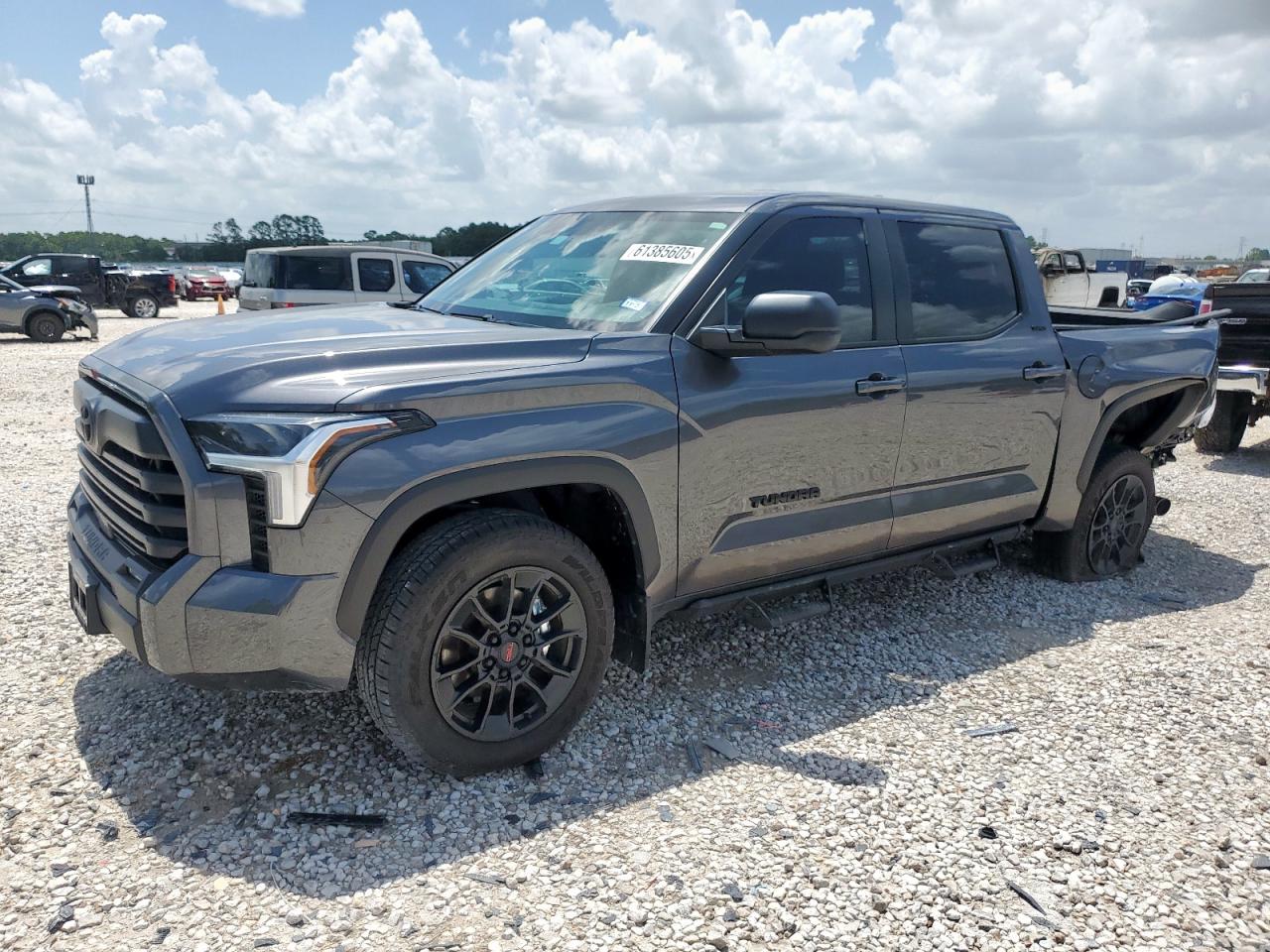 TOYOTA TUNDRA CRE 2025