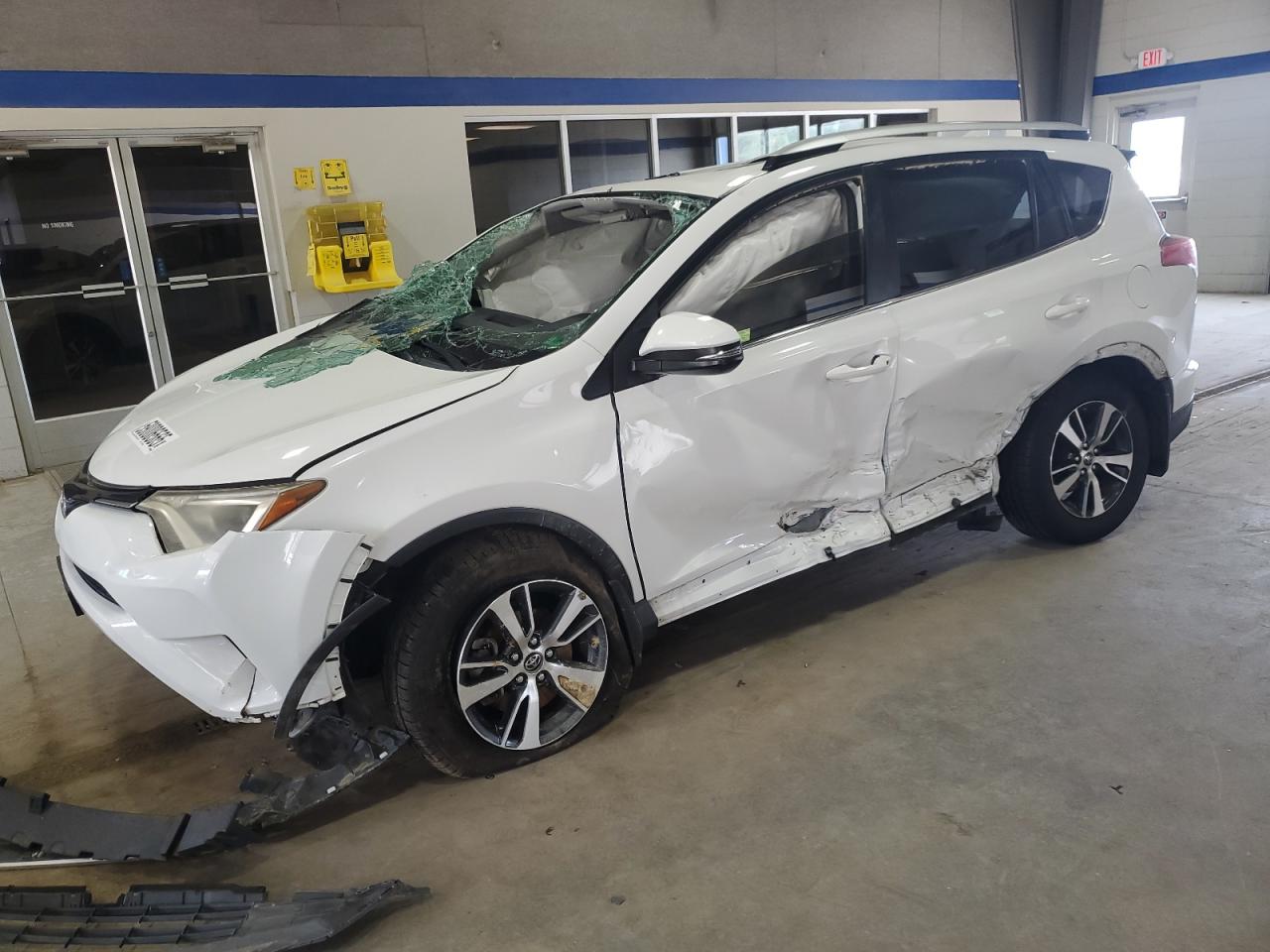 TOYOTA RAV4 XLE 2016