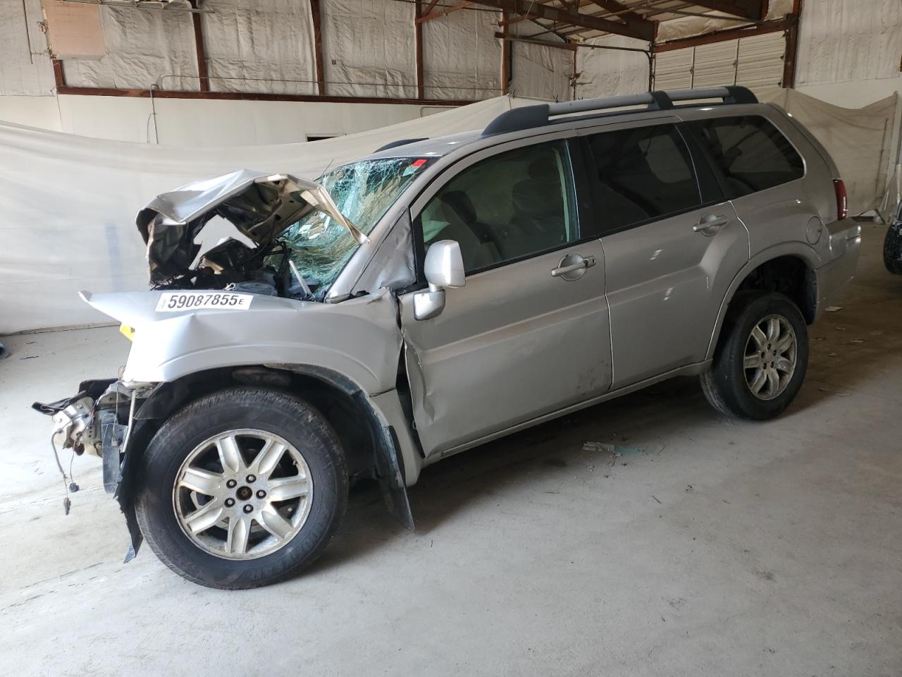 MITSUBISHI ENDEAVOR L 2011
