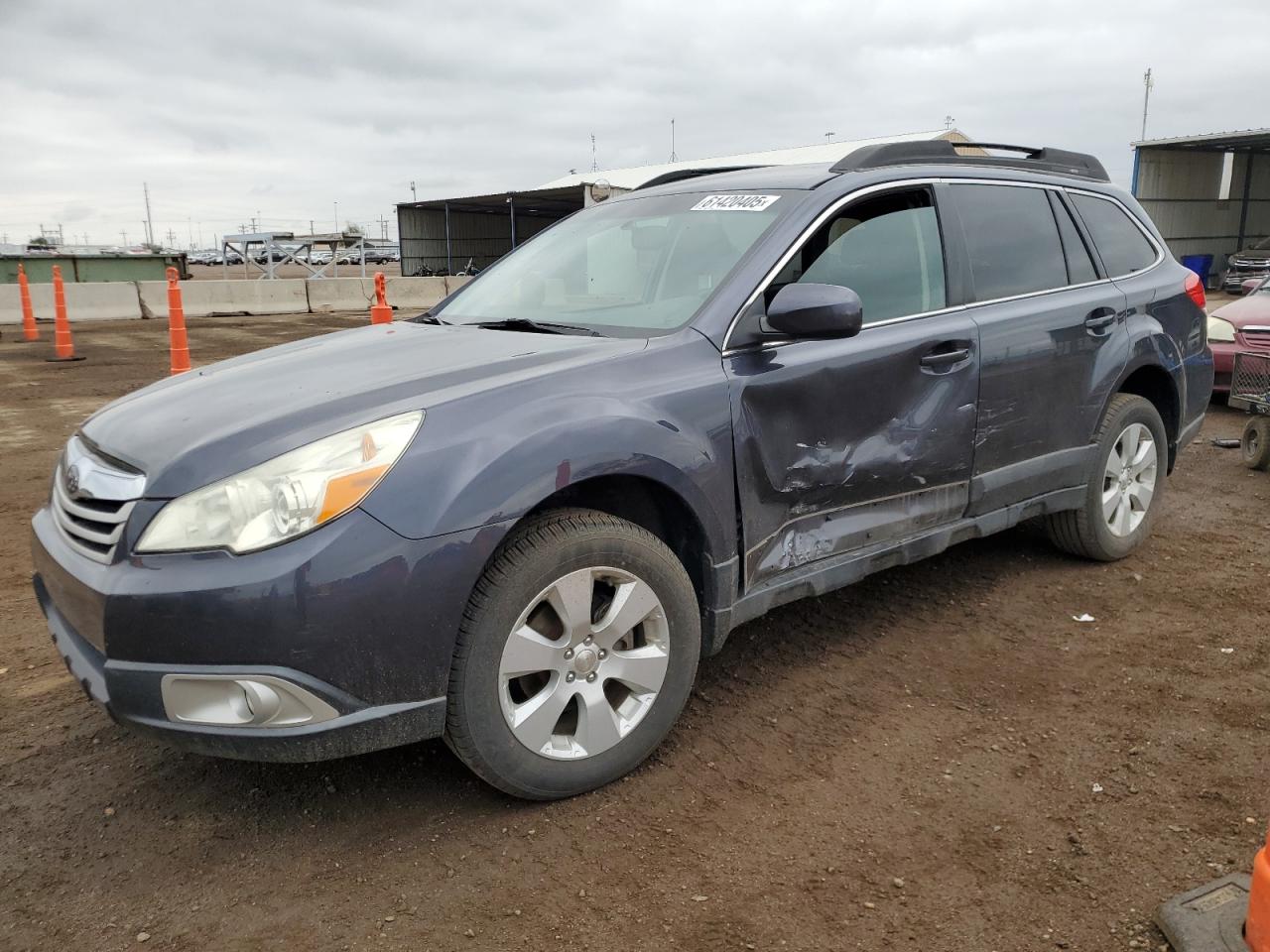 SUBARU OUTBACK 2. 2011