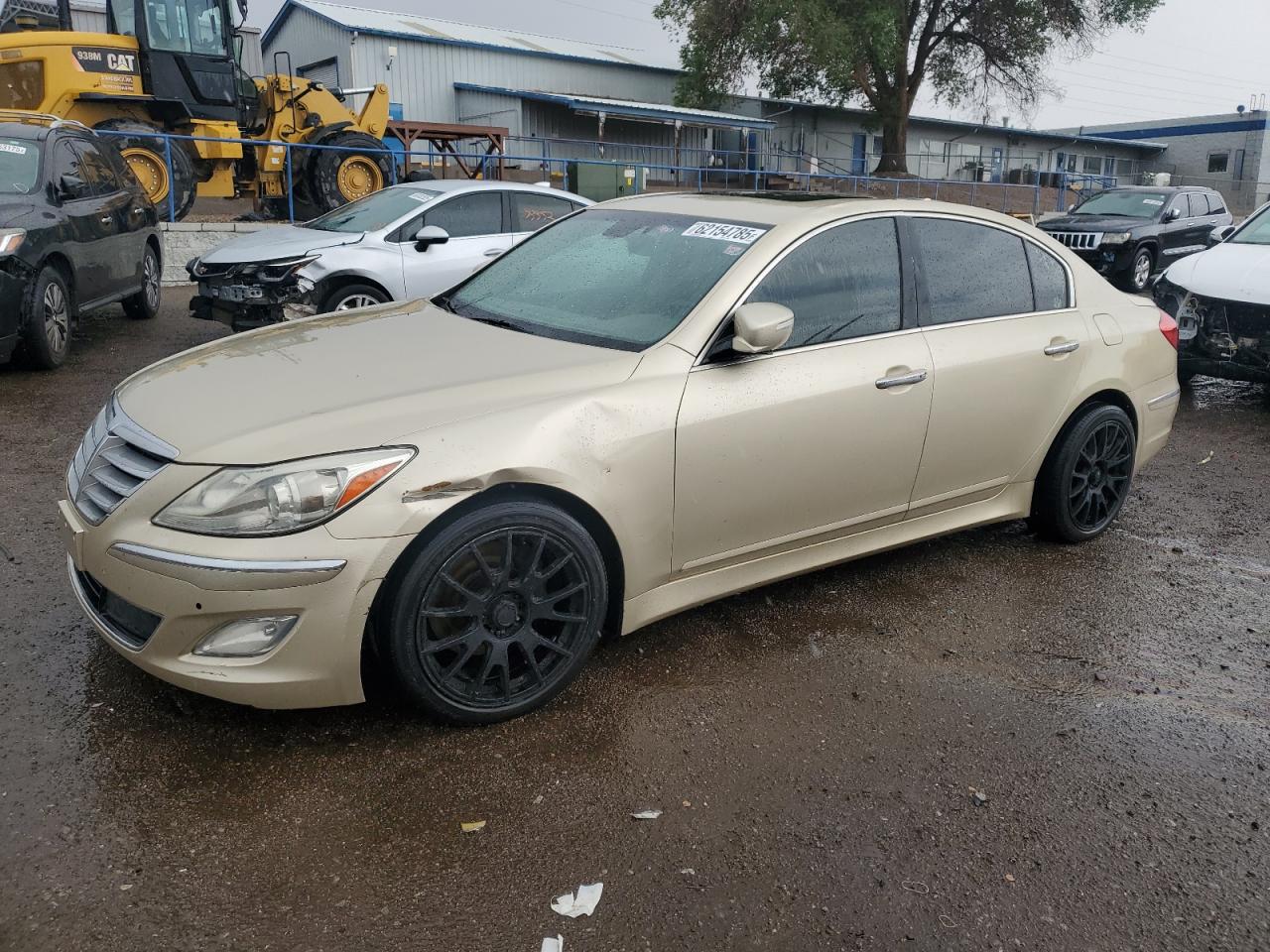 HYUNDAI GENESIS 3. 2012