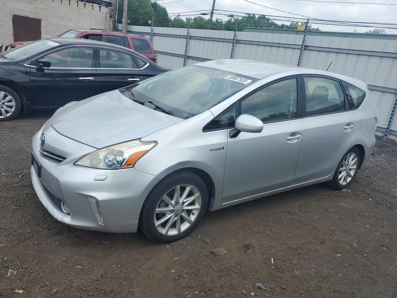 TOYOTA PRIUS V 2013