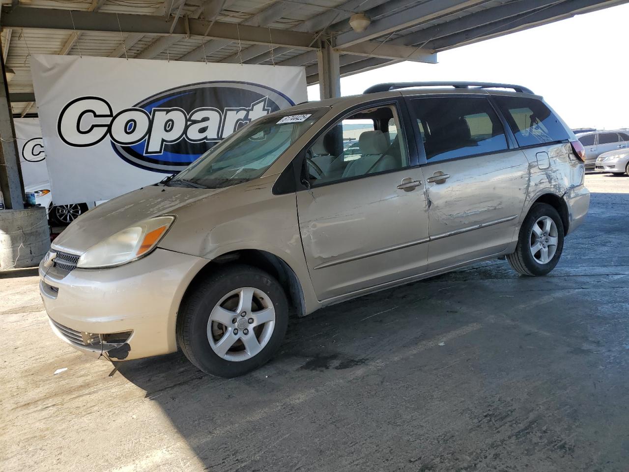 TOYOTA SIENNA CE 2005