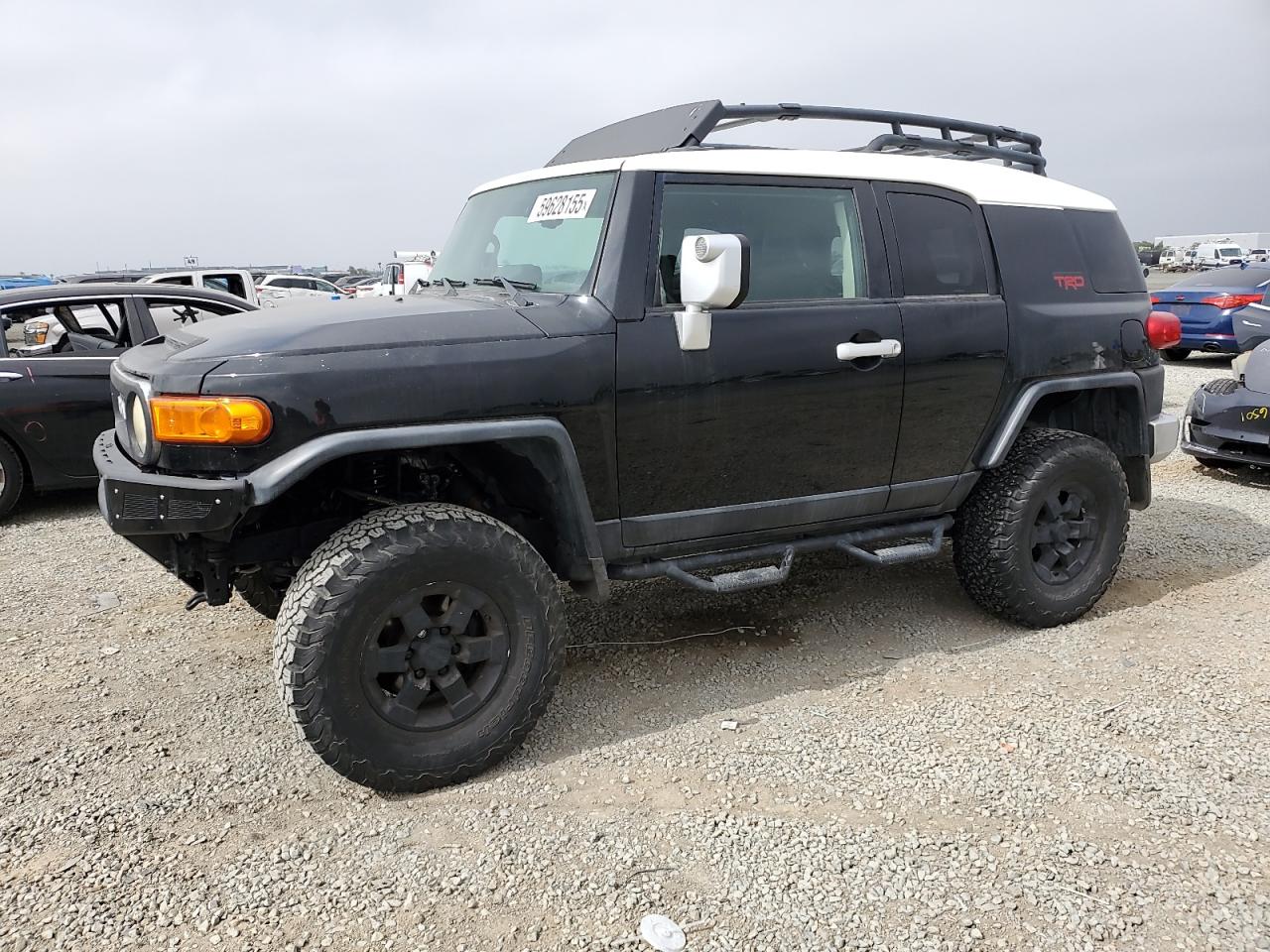 TOYOTA FJ CRUISER 2011