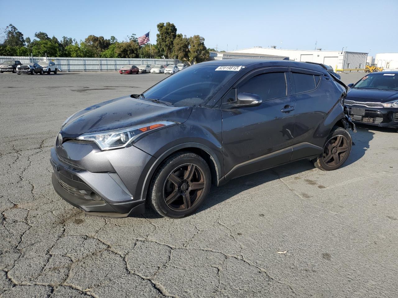 TOYOTA C-HR XLE 2018
