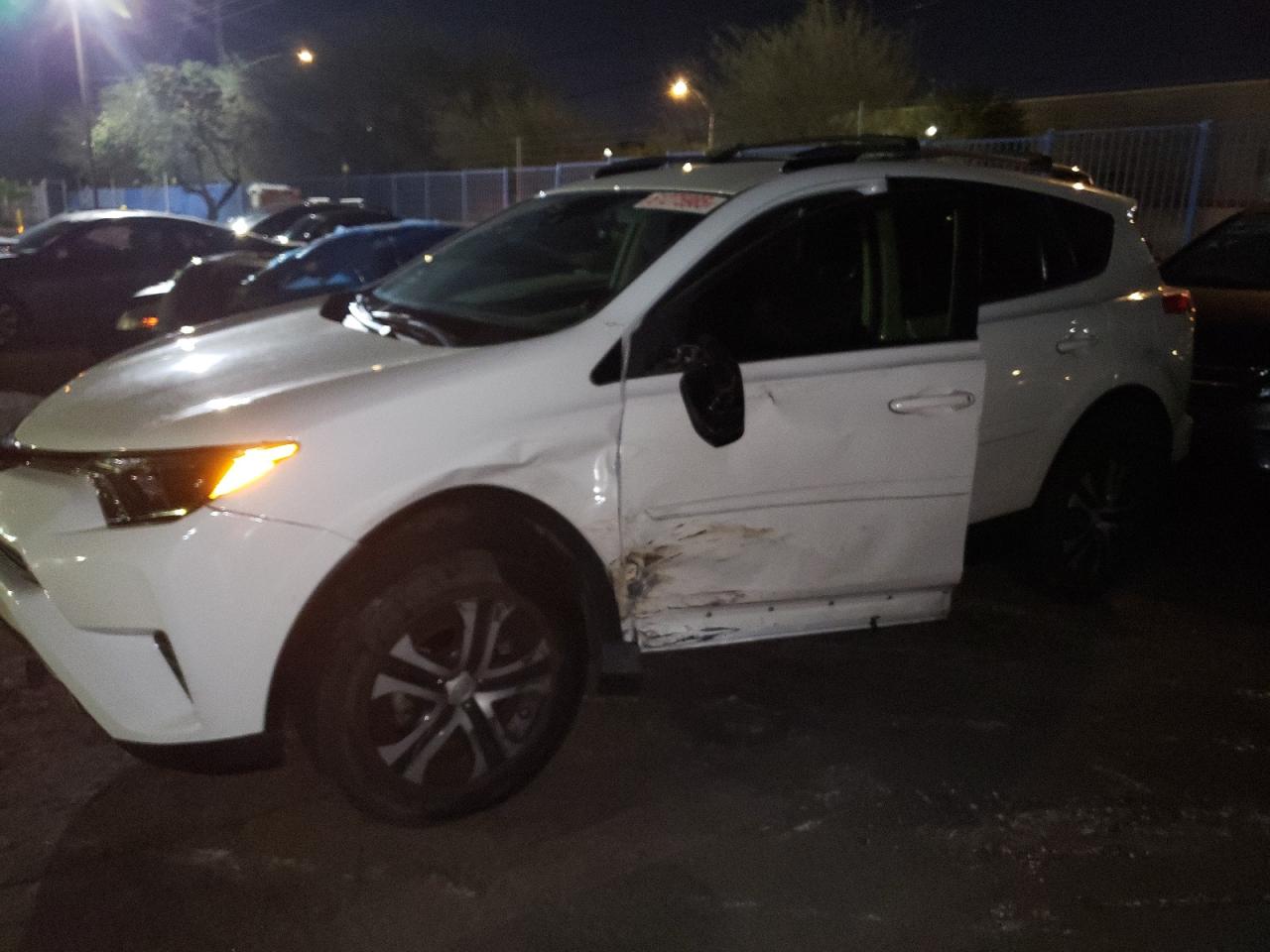 TOYOTA RAV4 LE 2018
