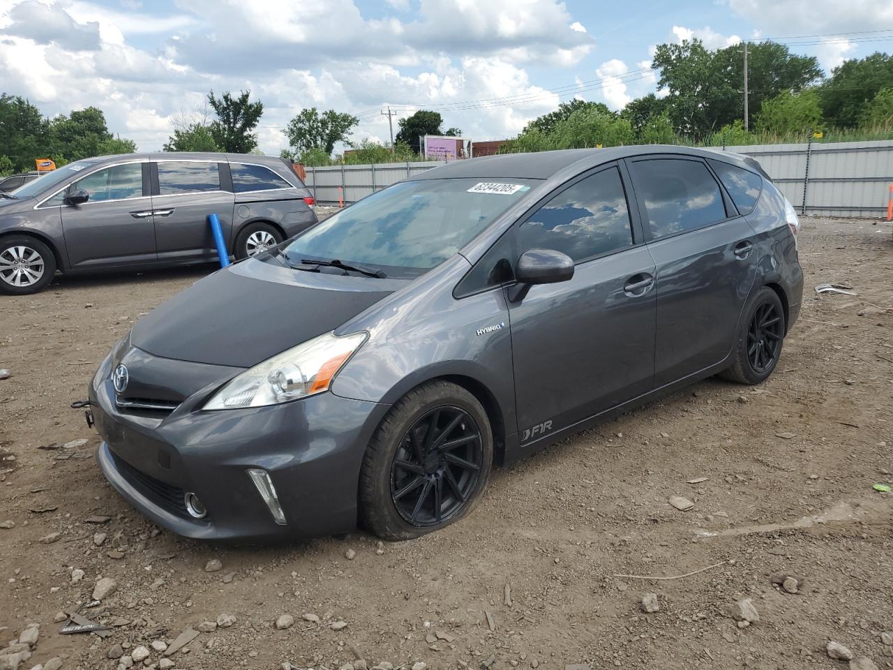 TOYOTA PRIUS V 2014