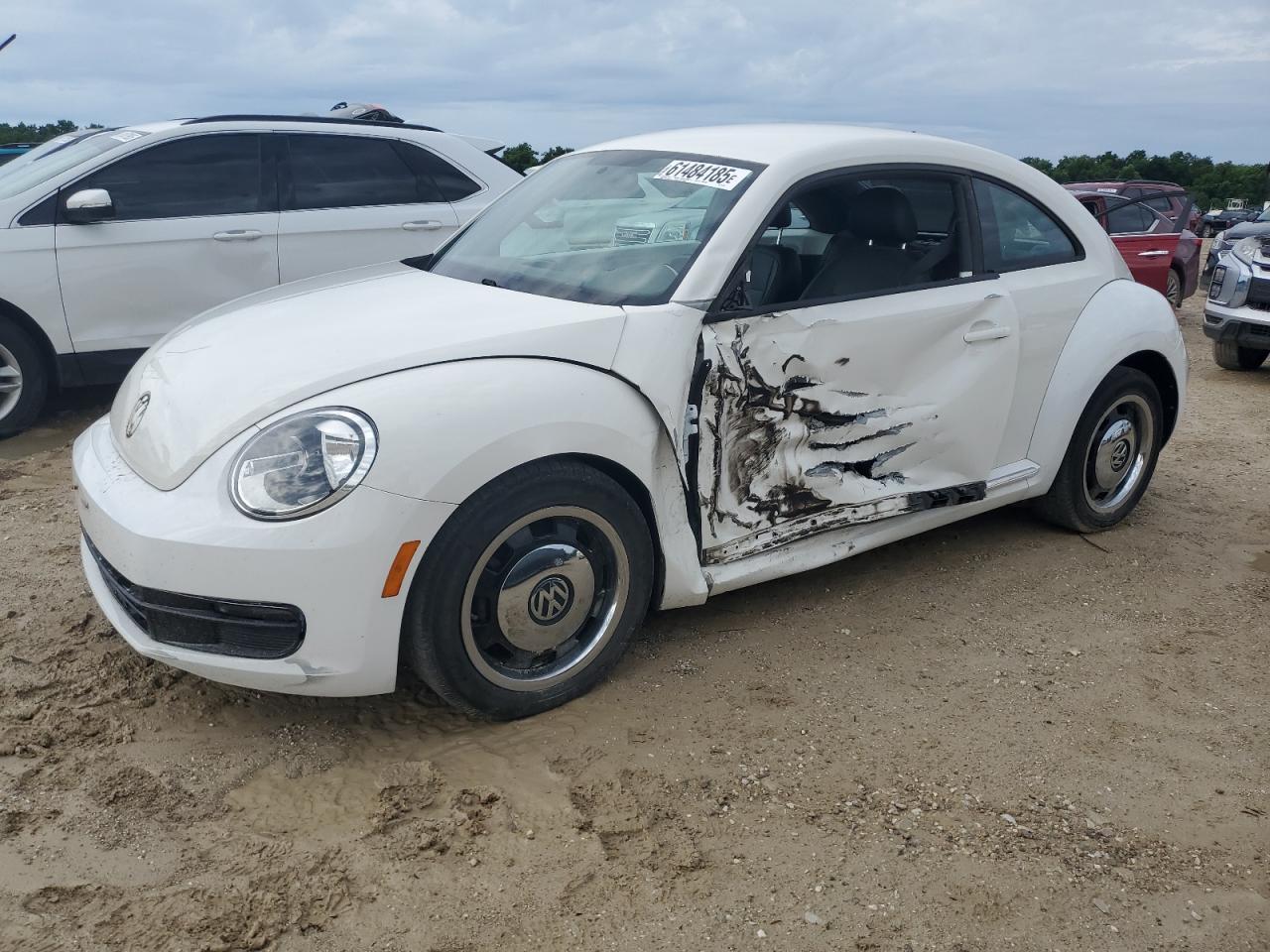 VOLKSWAGEN BEETLE 2013