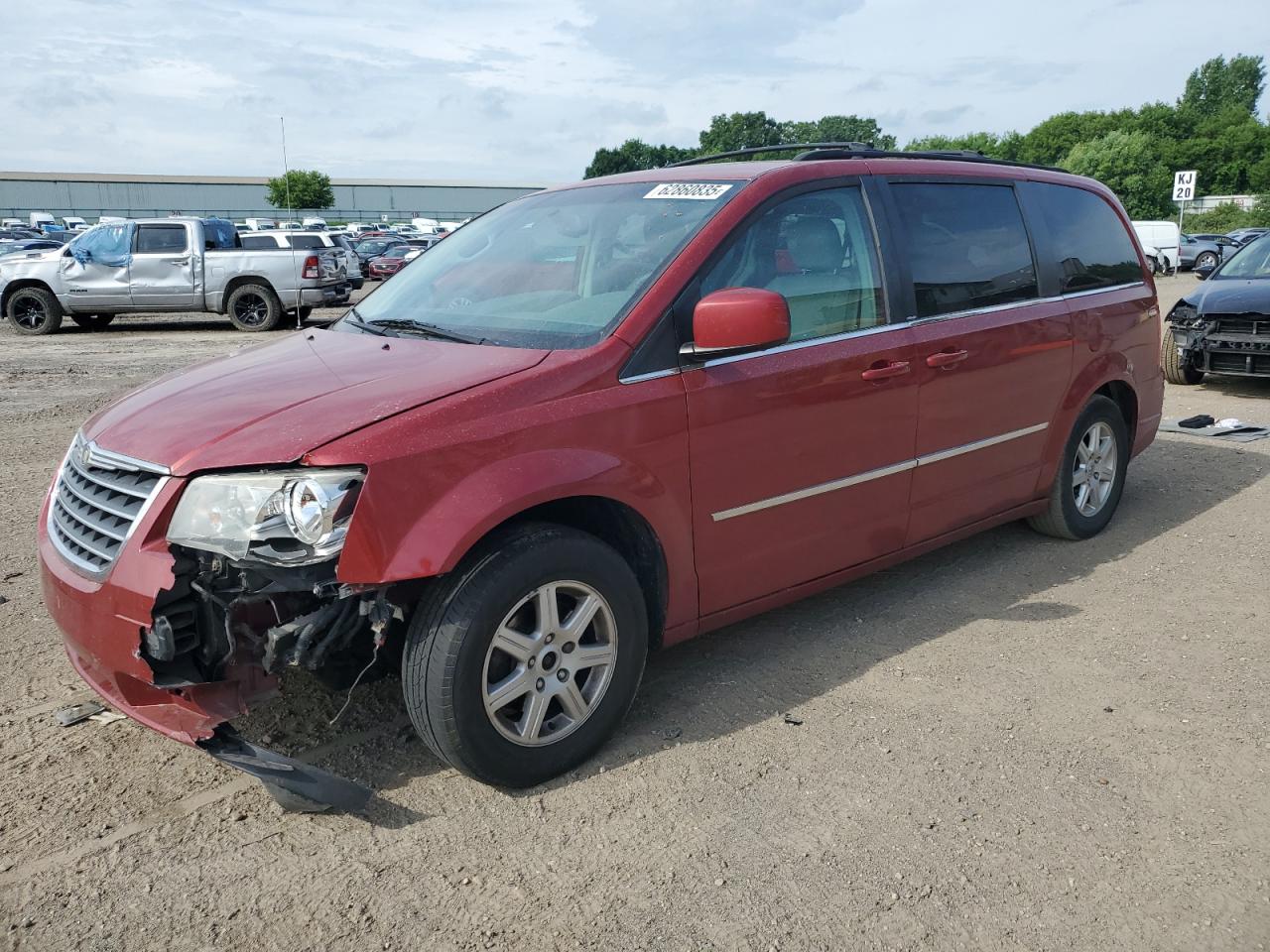 CHRYSLER TOWN & COUNTRY 2010