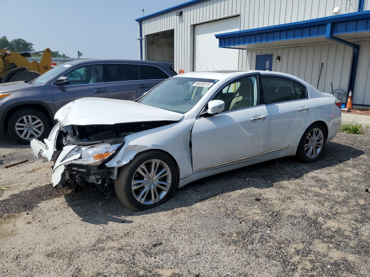 HYUNDAI GENESIS 4. 2011