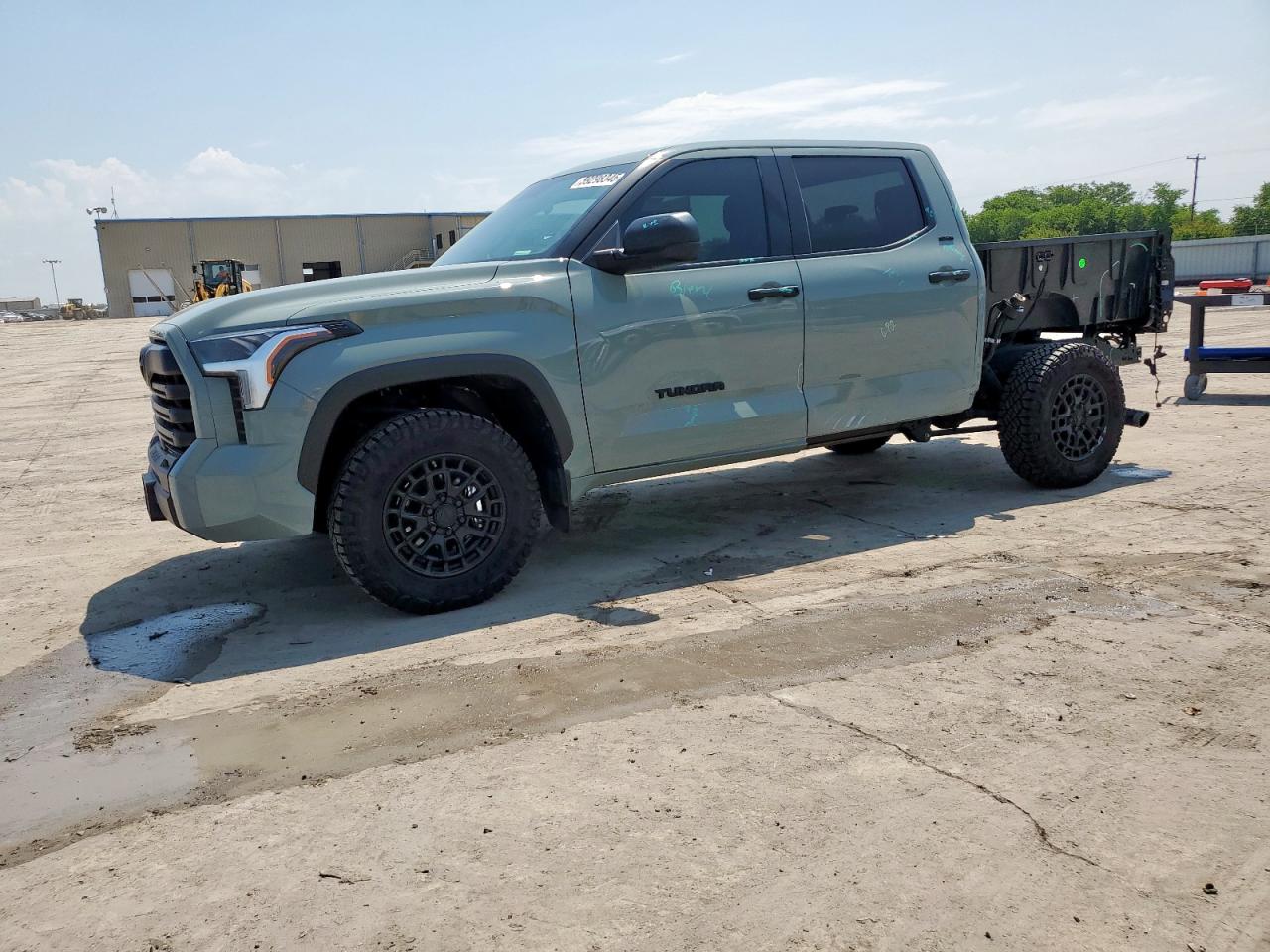 TOYOTA TUNDRA CRE 2025