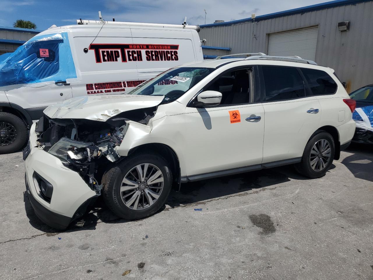 NISSAN PATHFINDER 2017