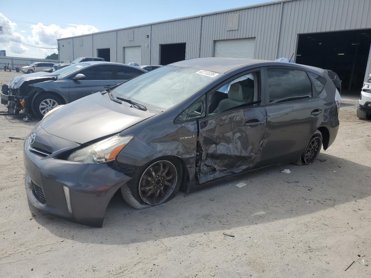 TOYOTA PRIUS V 2014