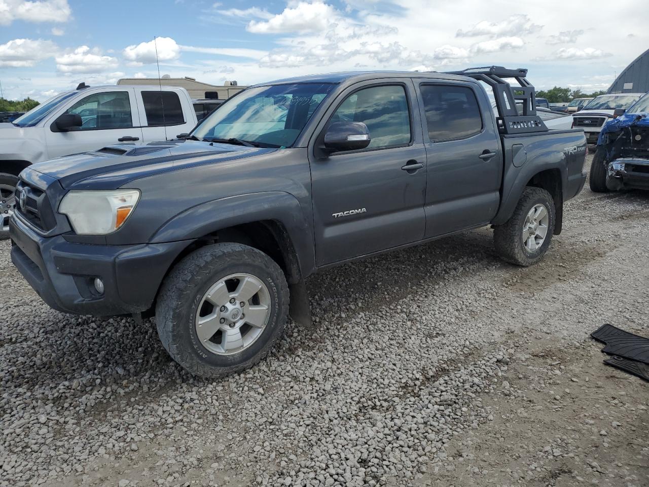 TOYOTA TACOMA DOU 2015