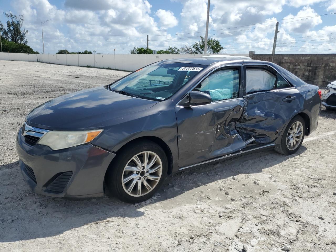 TOYOTA CAMRY L 2014