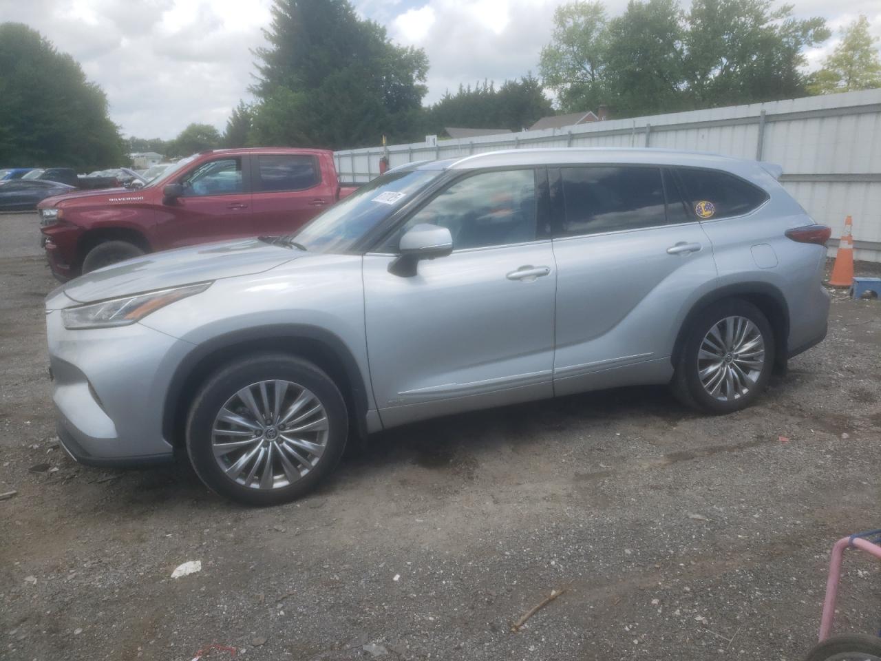 TOYOTA HIGHLANDER 2023
