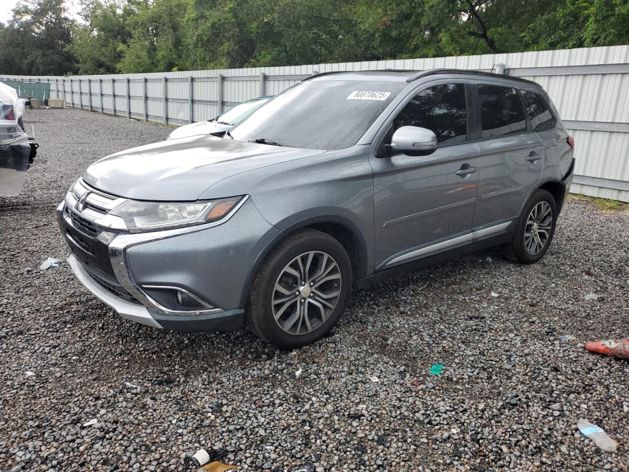 MITSUBISHI OUTLANDER 2016