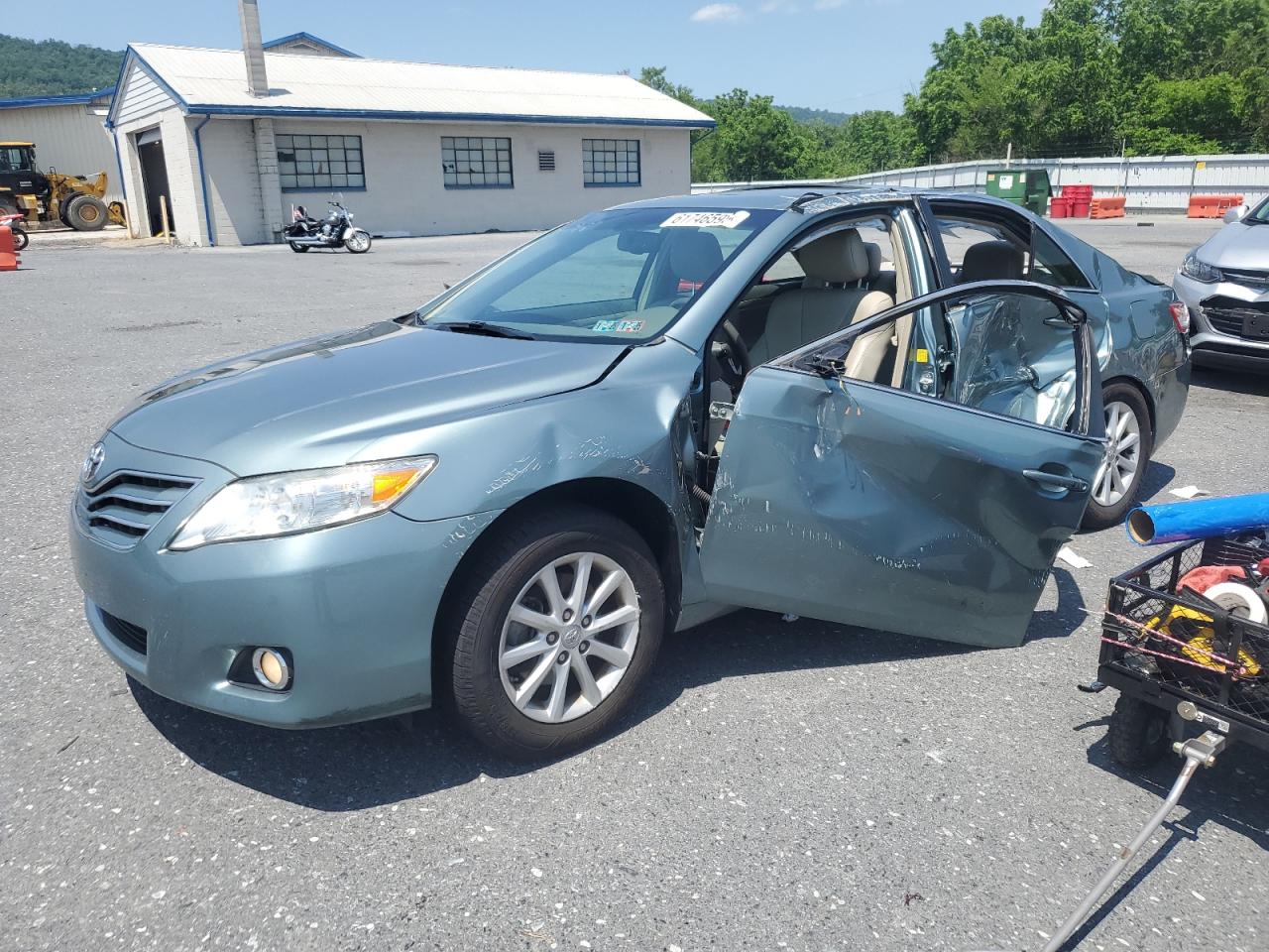 TOYOTA CAMRY BASE 2011