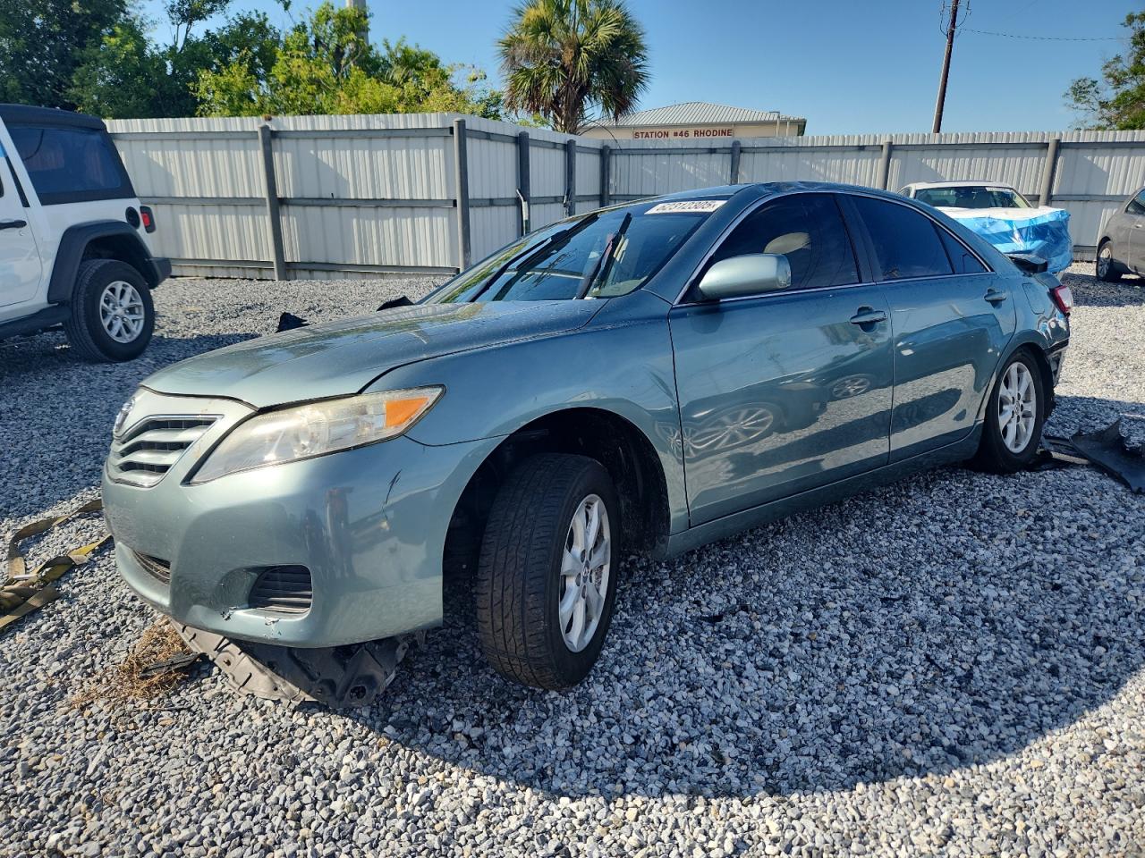 TOYOTA CAMRY BASE 2011