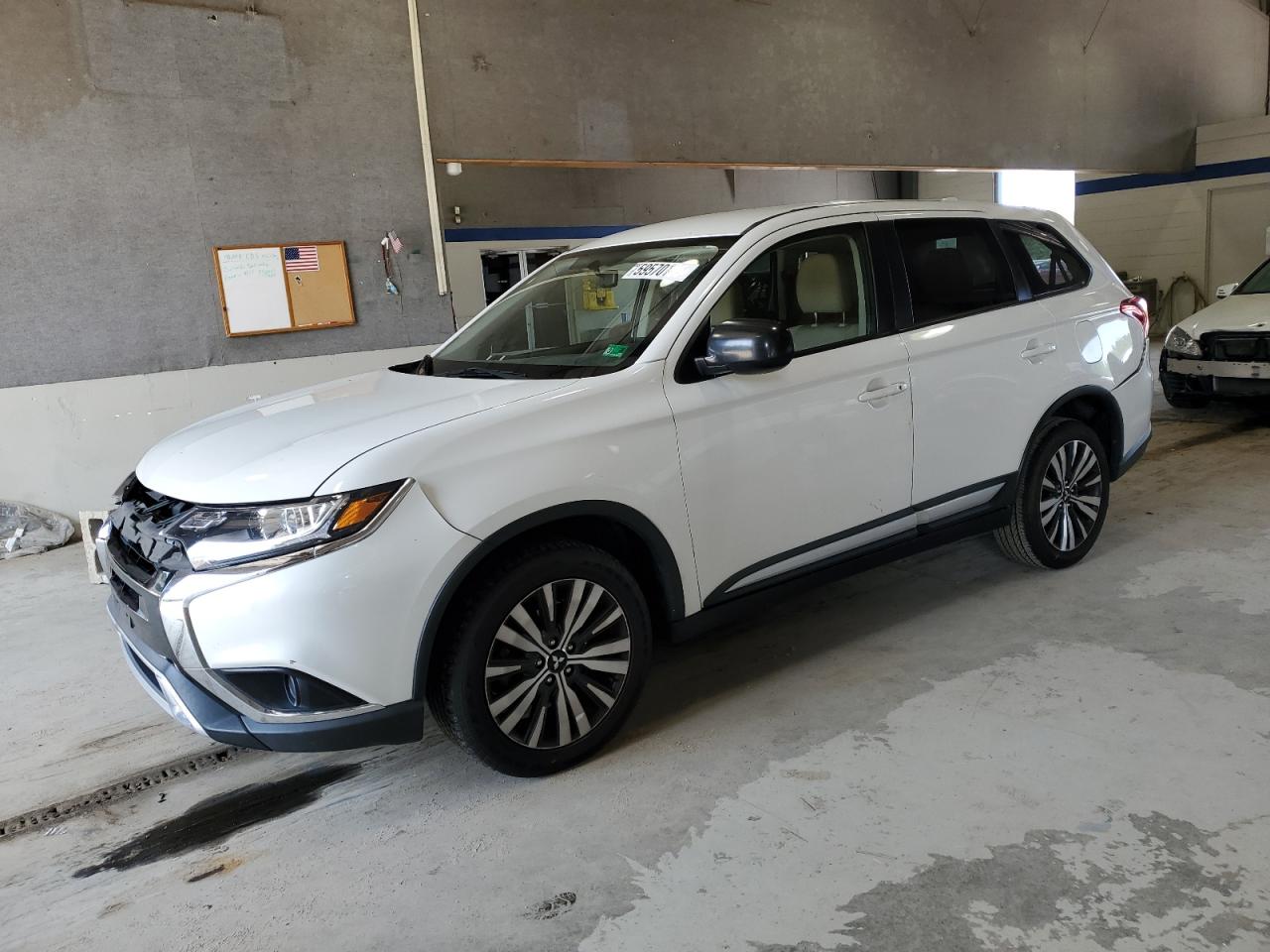 MITSUBISHI OUTLANDER 2019