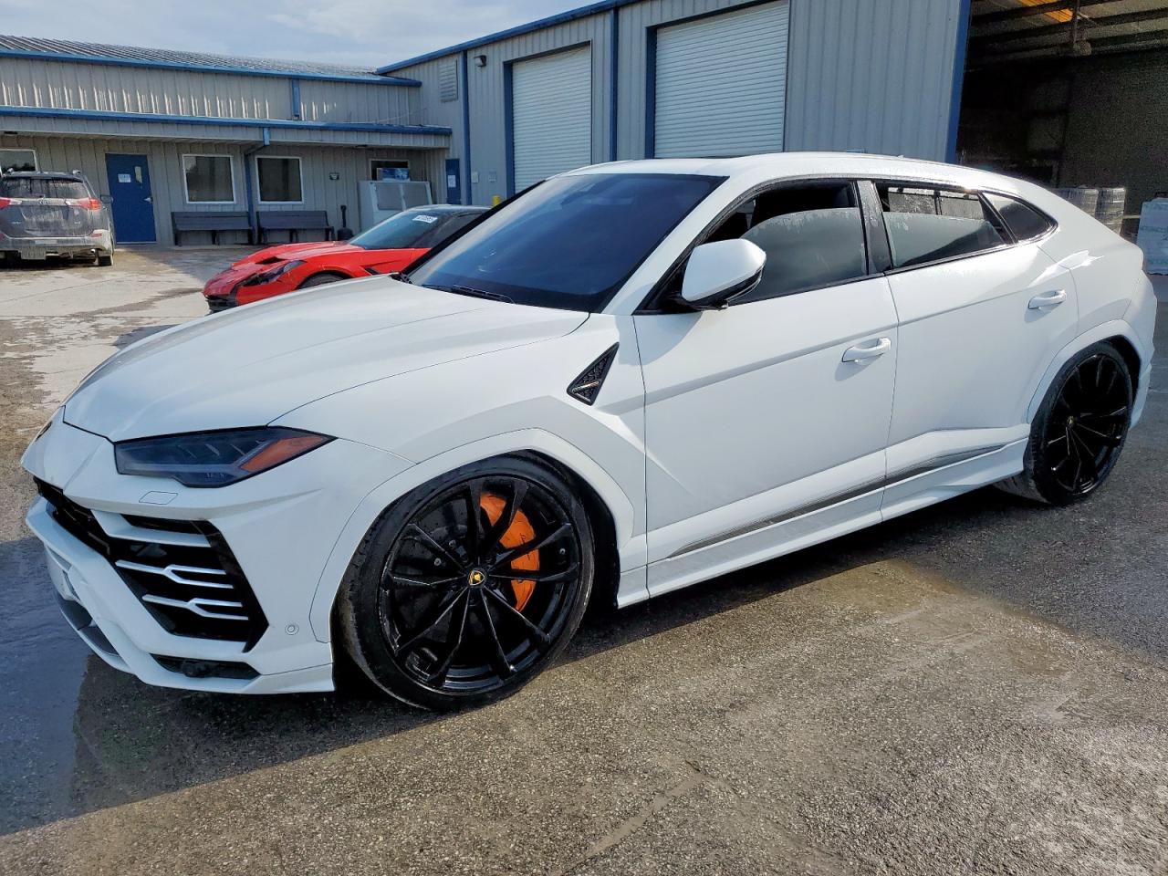 LAMBORGHINI URUS 2020