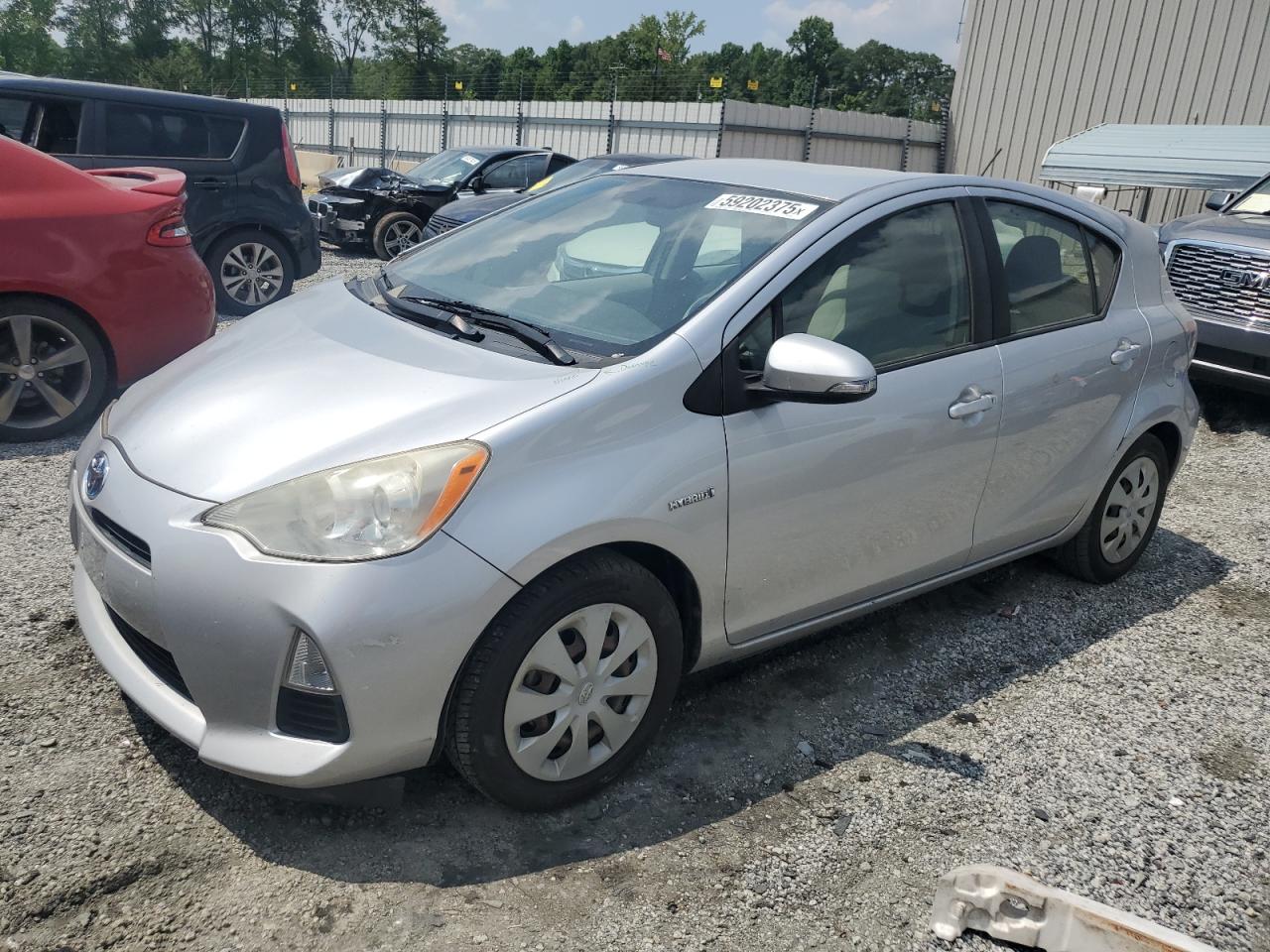 TOYOTA PRIUS C 2013