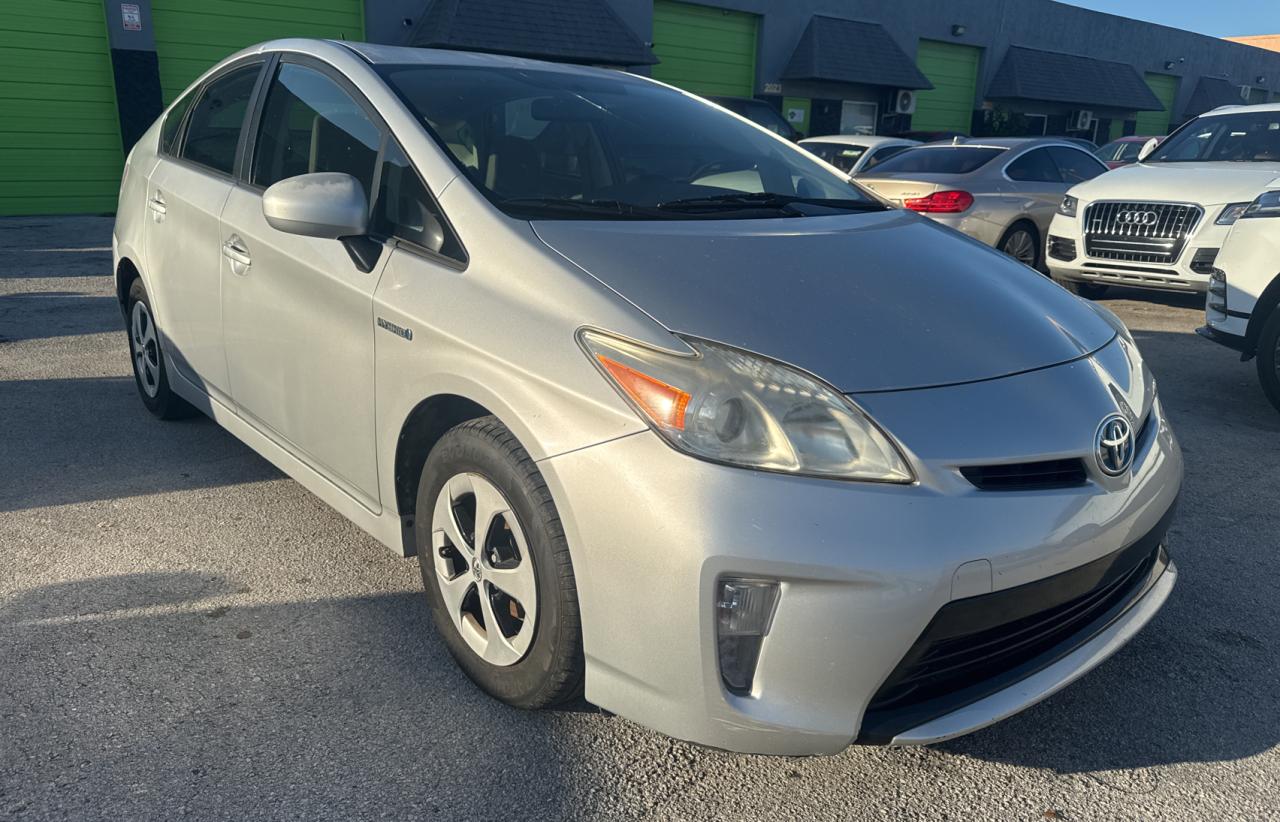 TOYOTA PRIUS 2014