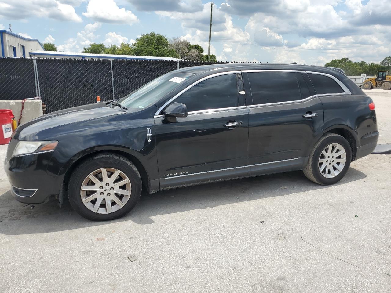 LINCOLN MKT 2015