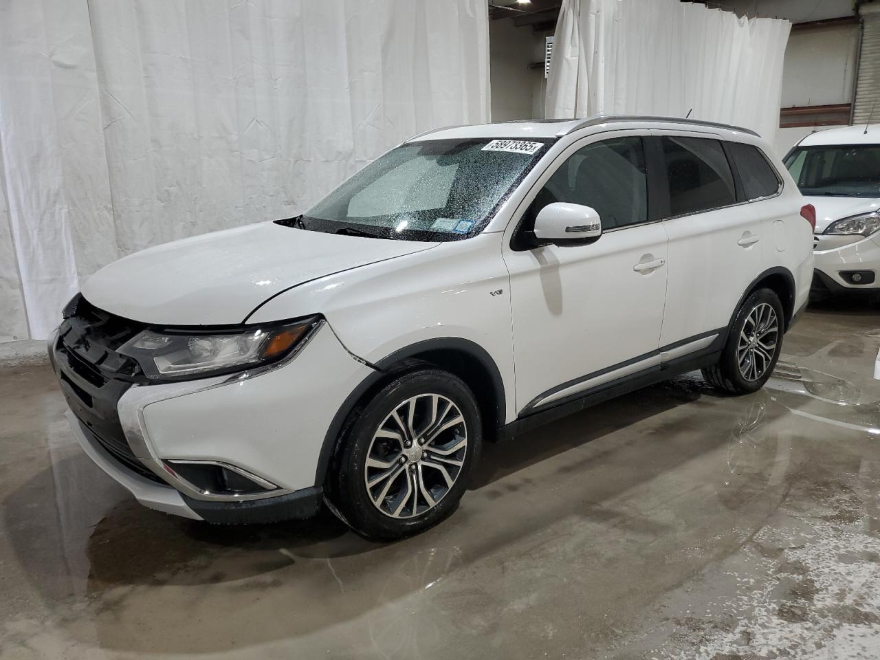 MITSUBISHI OUTLANDER 2016