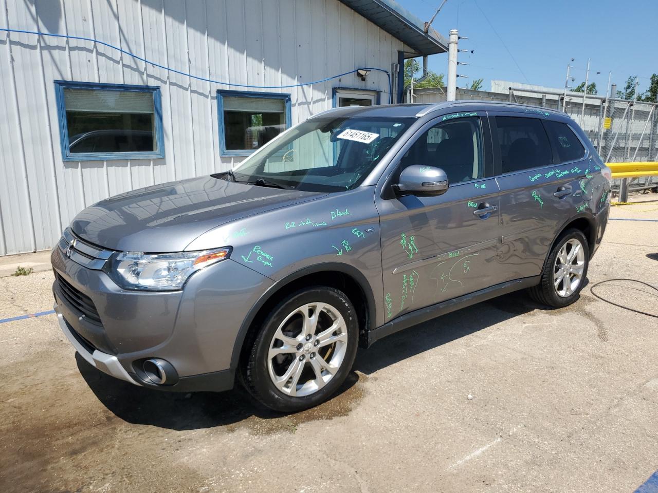 MITSUBISHI OUTLANDER 2015