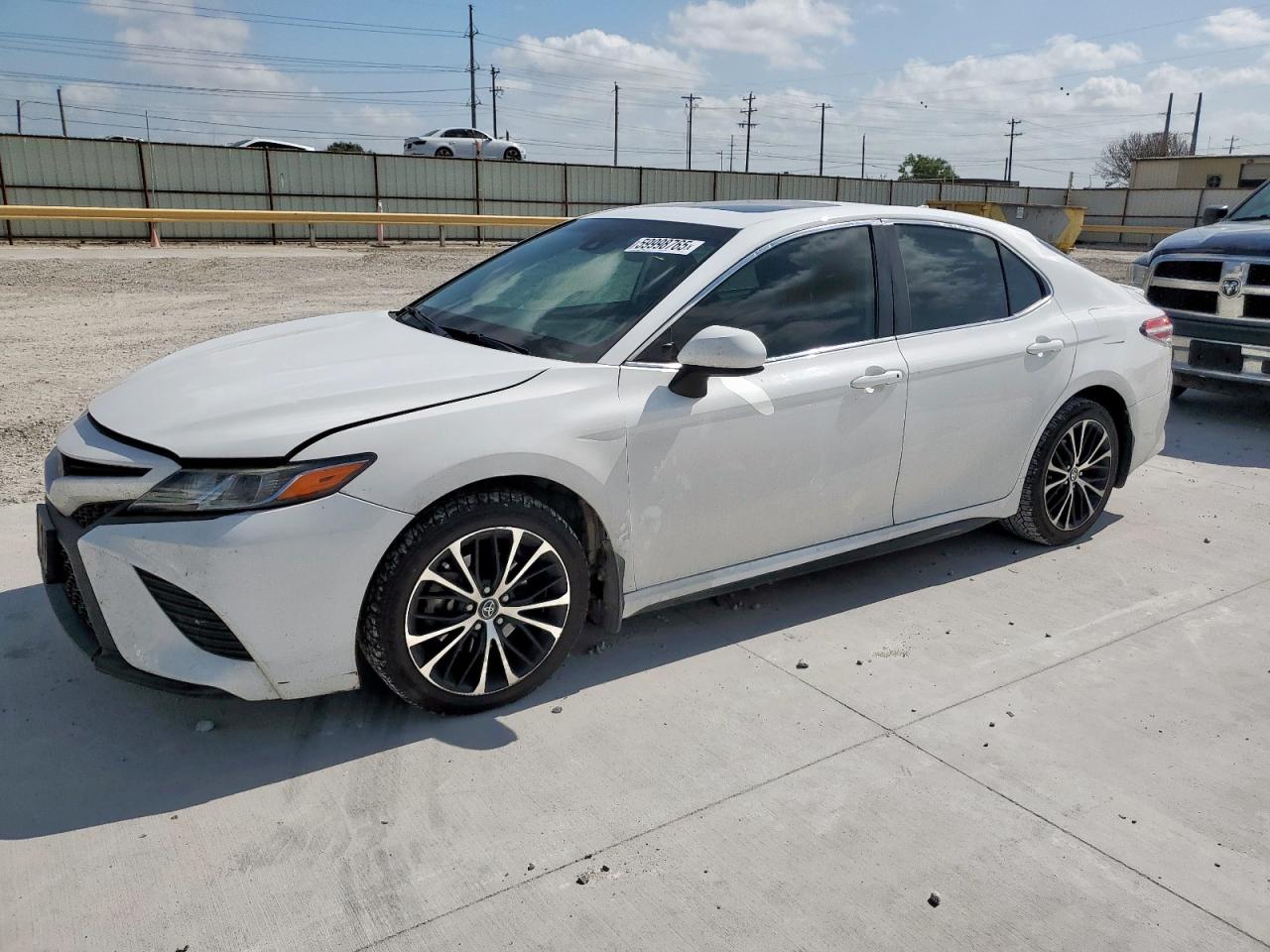 TOYOTA CAMRY SE 2020