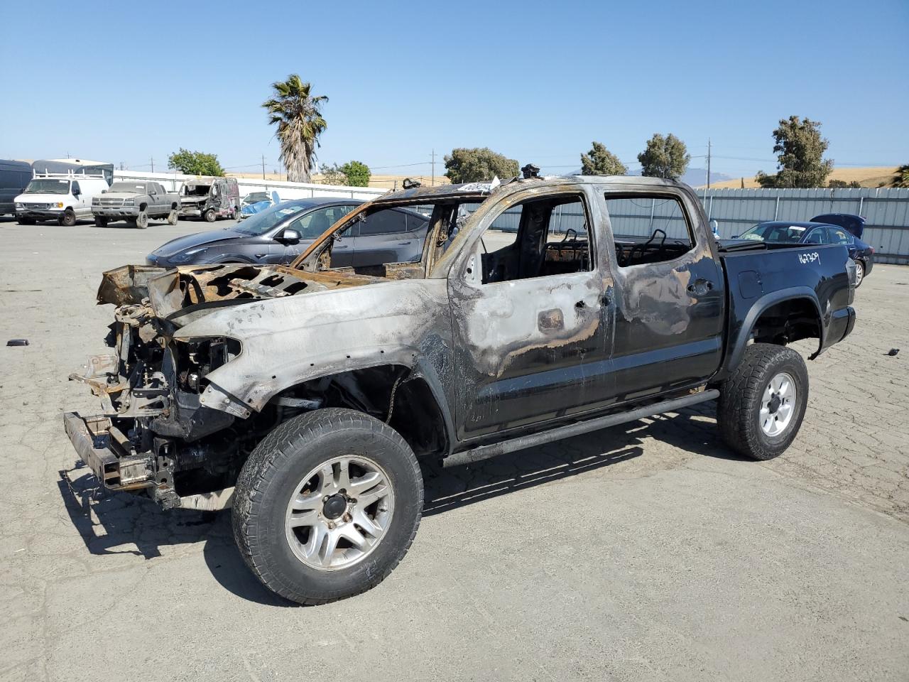 TOYOTA TACOMA DOU 2019