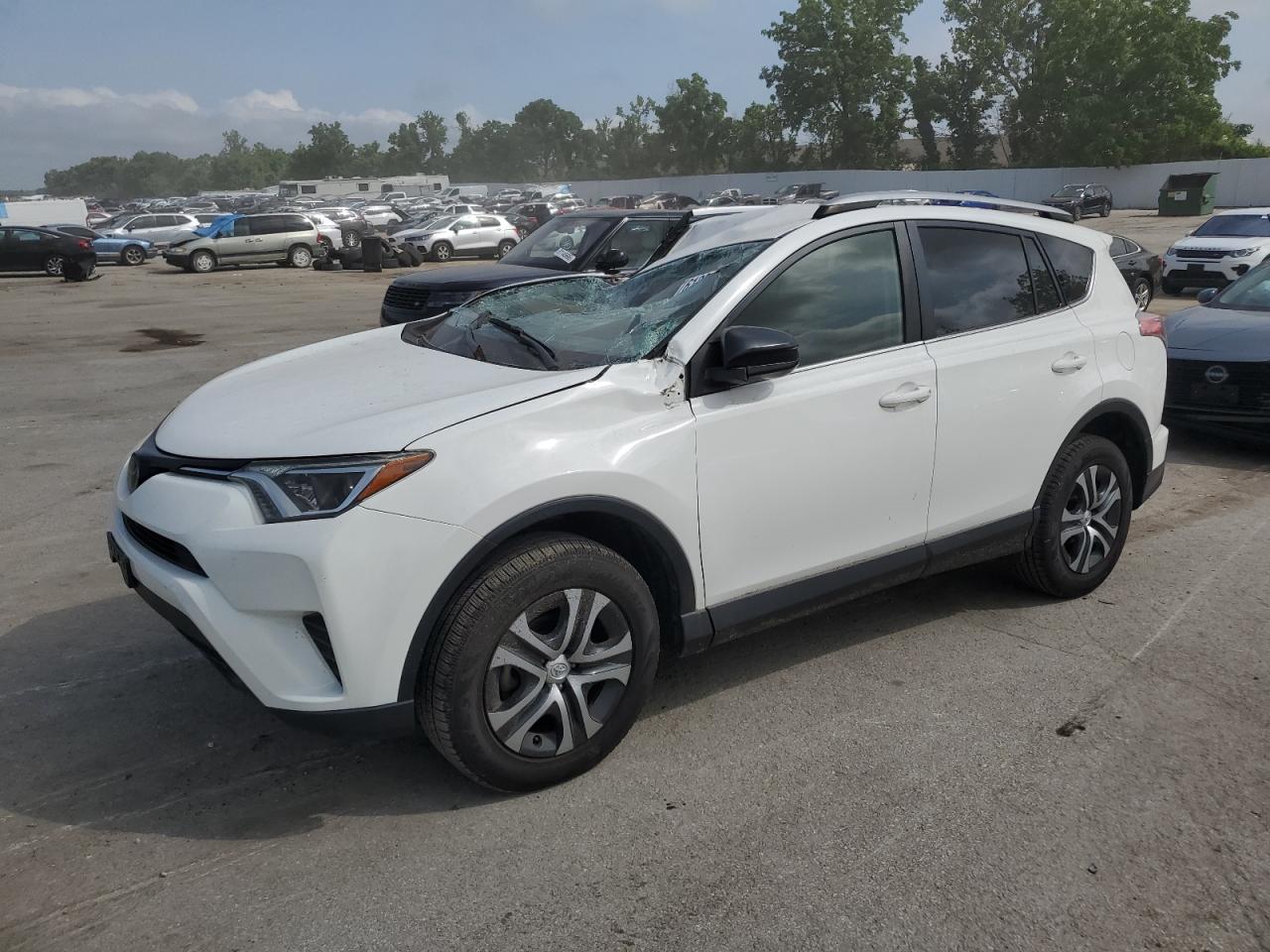 TOYOTA RAV4 LE 2017