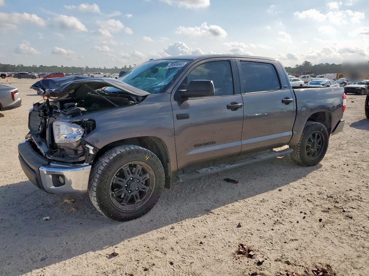 TOYOTA TUNDRA CRE 2017