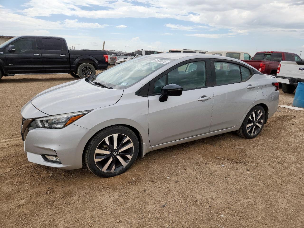 NISSAN VERSA SR 2021