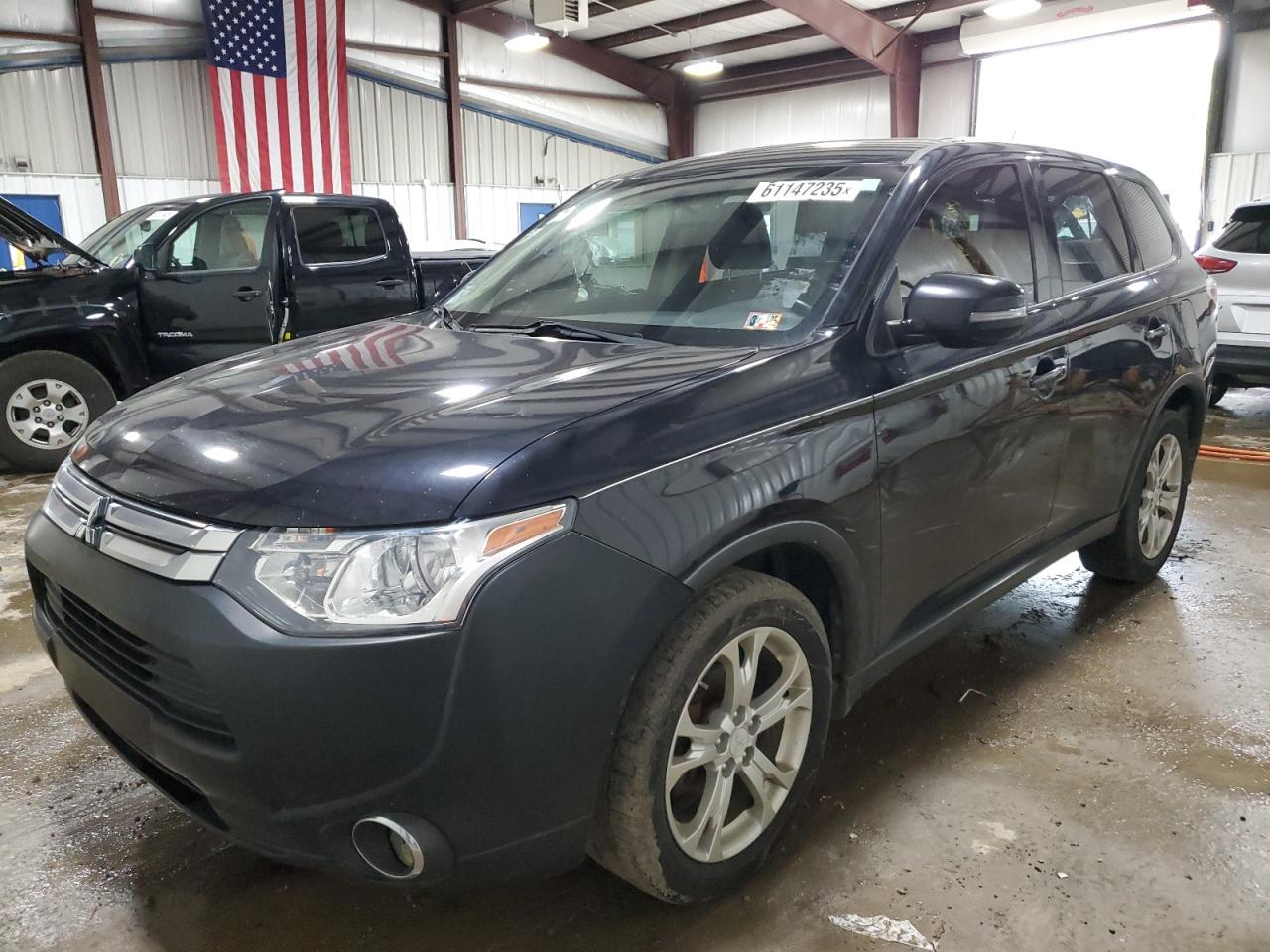 MITSUBISHI OUTLANDER 2015