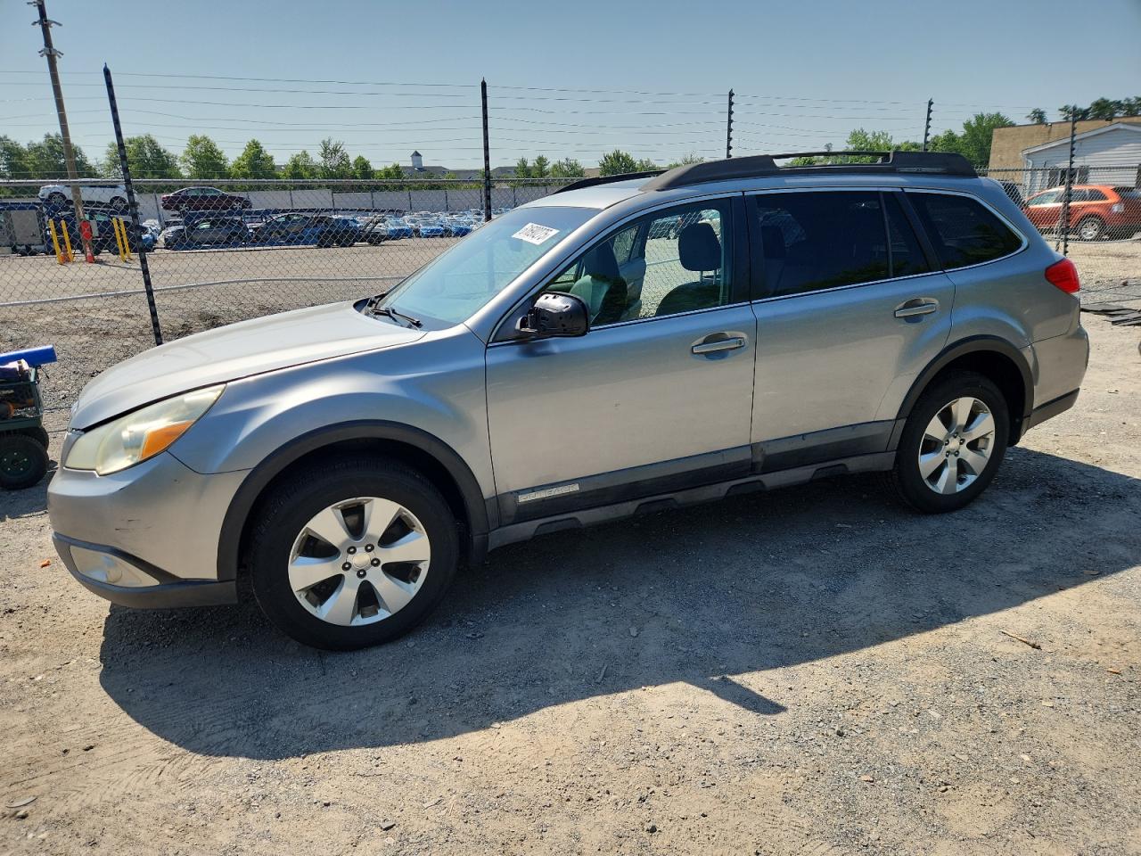 SUBARU OUTBACK 2. 2011