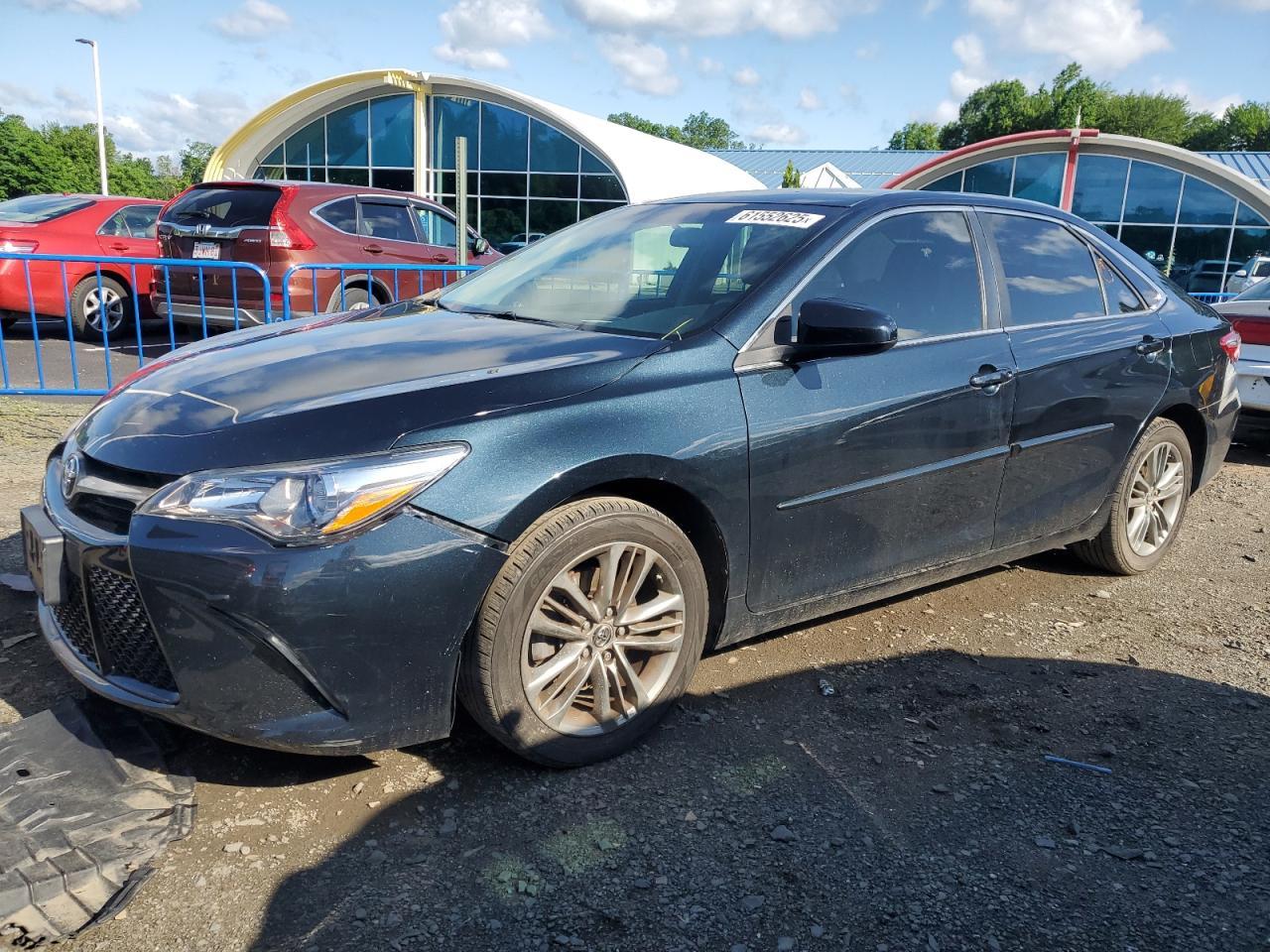 TOYOTA CAMRY LE 2016