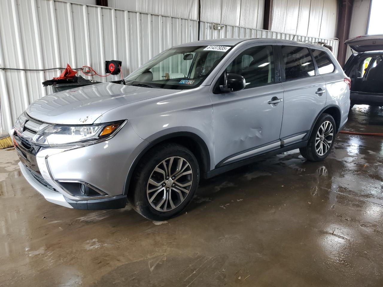MITSUBISHI OUTLANDER 2016