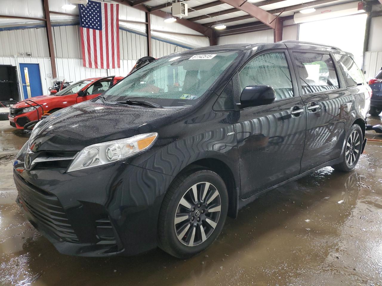TOYOTA SIENNA LE 2020