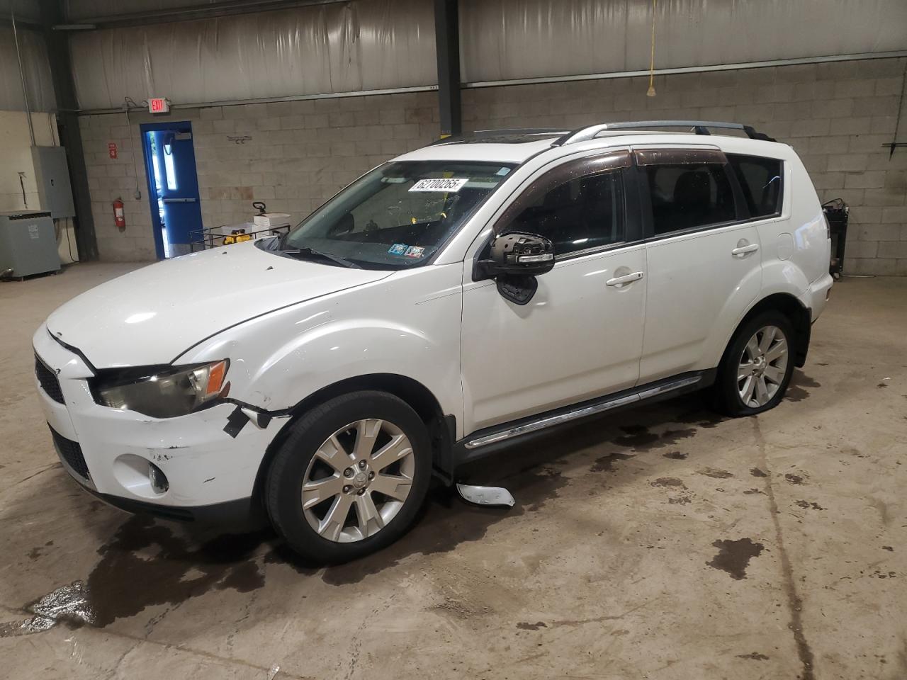 MITSUBISHI OUTLANDER 2012